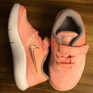 Brand new Nike Flex Contact girls shoe size 9c.